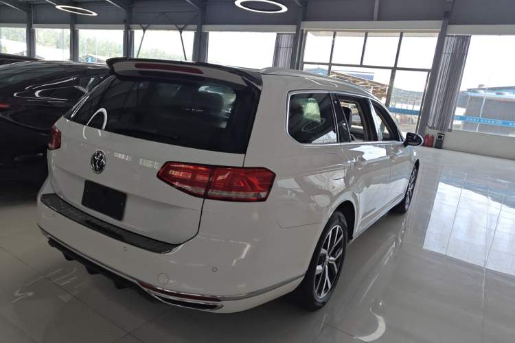 Used Volkswagen Variant 2017 380TSI Two-Wheel Drive Comfort Edition Exterior 3