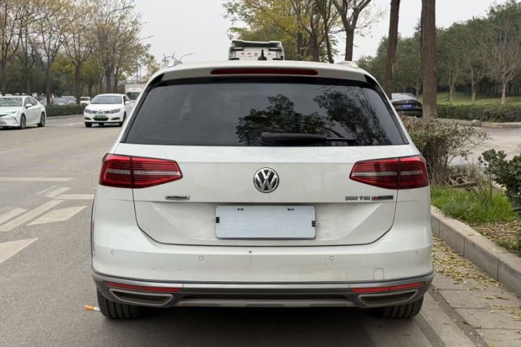 Used Volkswagen Variant 2017 380TSI Four-Wheel Drive Trail Edition Exterior 3
