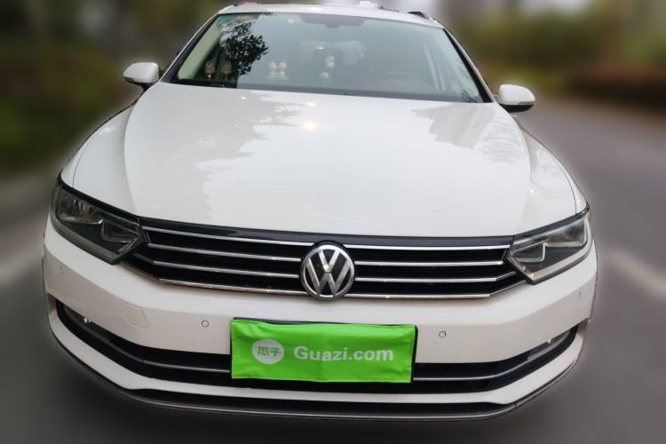 Used Volkswagen Variant 2017 380TSI Two-Wheel Drive Comfort Edition Front