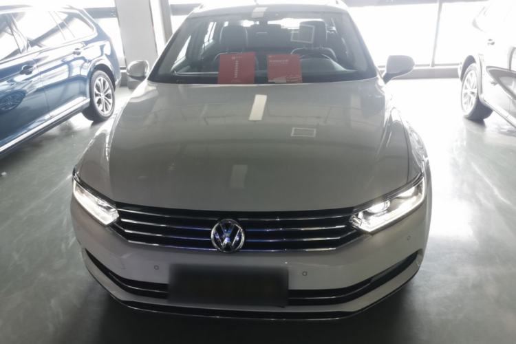 Used Volkswagen Variant 2017 380TSI Two-Wheel Drive Comfort Edition Front
