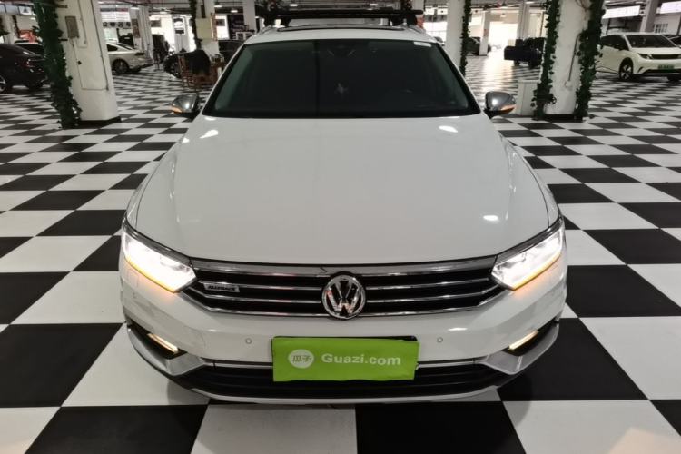 Used Volkswagen Variant 2017 380TSI Four-Wheel Drive Longitudinal Version Front