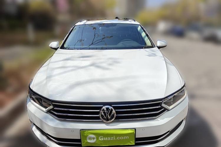 Used Volkswagen Variant 2017 380TSI Two-Wheel Drive Comfort Edition Front