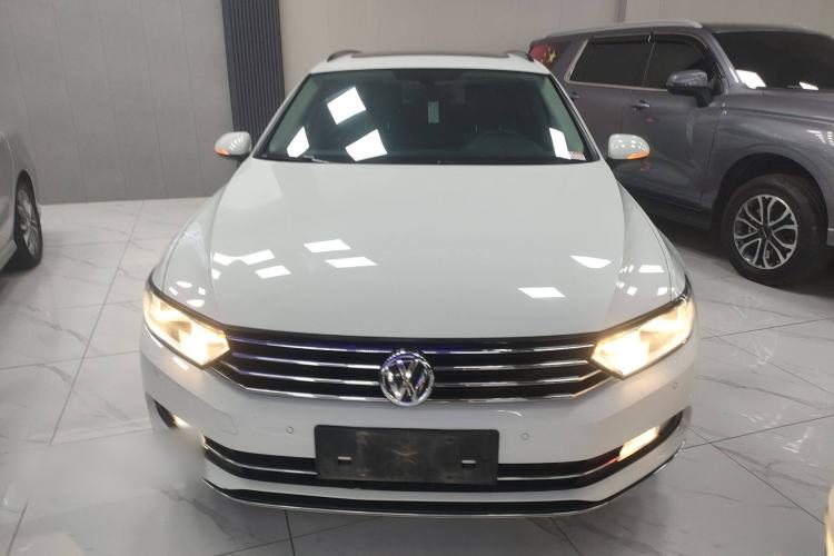 Used Volkswagen Variant 2017 380TSI Two-Wheel Drive Comfort Edition Front