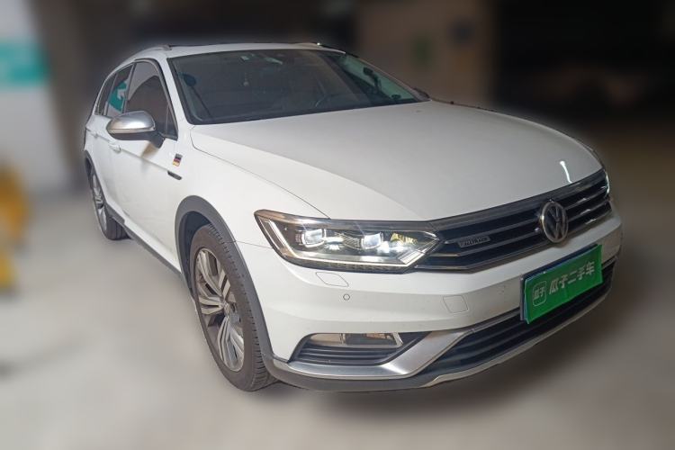 Used Volkswagen Variant 2017 380TSI Four-Wheel Drive Longitudinal Version Front Right 45 Deg