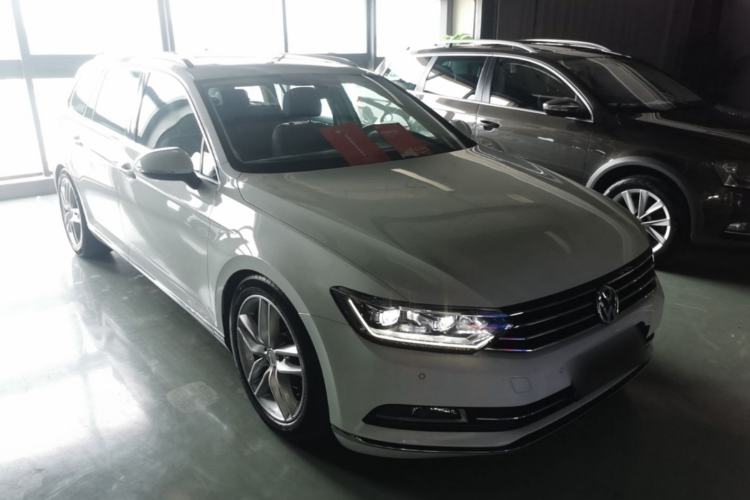 Used Volkswagen Variant 2017 380TSI Two-Wheel Drive Comfort Edition Front Right 45 Deg