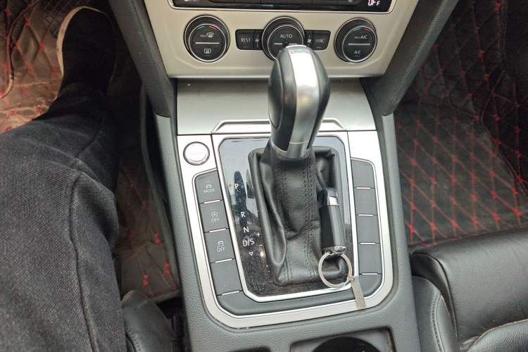 Used Volkswagen Variant 2017 380TSI Two-Wheel Drive Comfort Edition Gear Lever