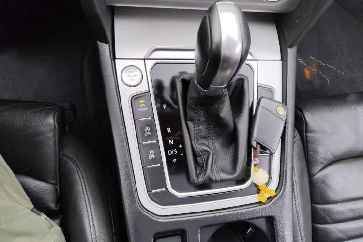 Used Volkswagen Variant 2017 380TSI Two-Wheel Drive Comfort Edition Gear Lever