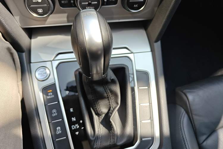 Used Volkswagen Variant 2017 380TSI Two-Wheel Drive Comfort Edition Gear Lever
