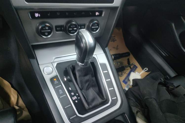 Used Volkswagen Variant 2017 380TSI Two-Wheel Drive Comfort Edition Gear Lever