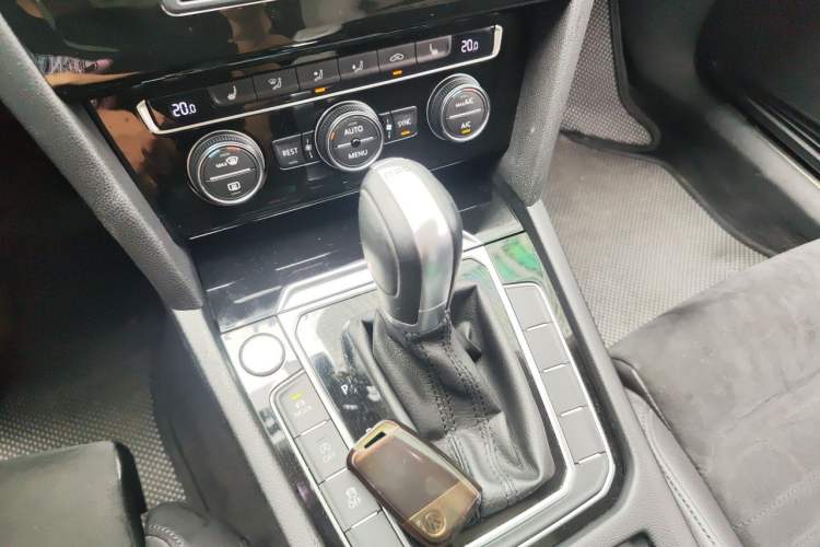 Used Volkswagen Variant 2017 380TSI Two-Wheel Drive Comfort Edition Gear Lever