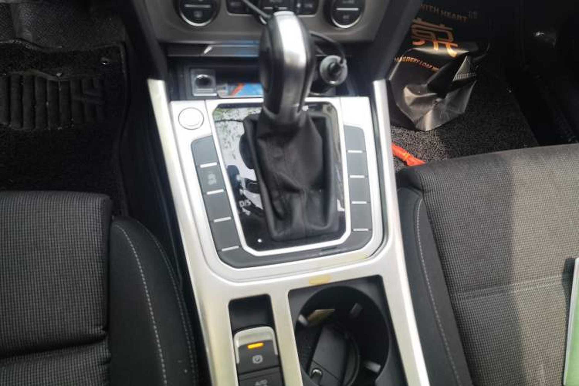 Used Volkswagen Variant 2017 280TSI Two-Wheel-Drive Comfort Edition Gear Lever