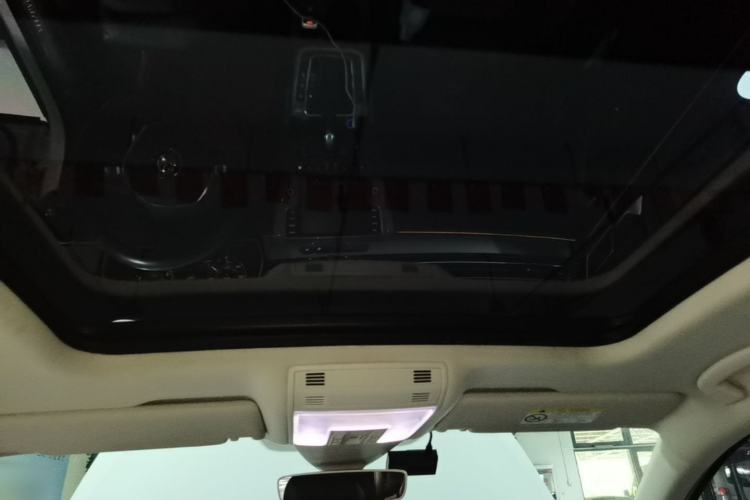 Used Volkswagen Variant 2017 380TSI Four-Wheel Drive Longitudinal Version Headliner