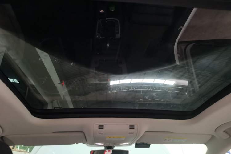 Used Volkswagen Variant 2017 380TSI Two-Wheel Drive Comfort Edition Headliner