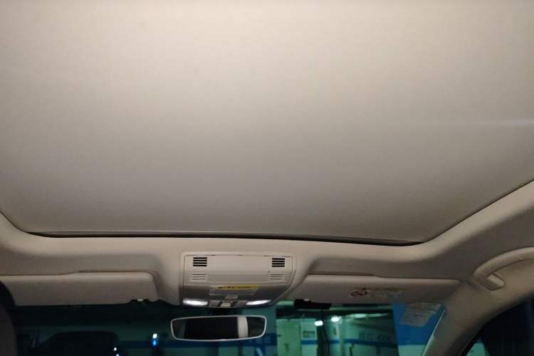 Used Volkswagen Variant 2017 380TSI Two-Wheel Drive Comfort Edition Headliner