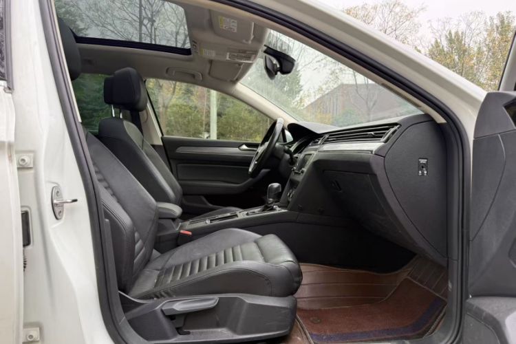 Used Volkswagen Variant 2017 380TSI Four-Wheel Drive Trail Edition Interior 11
