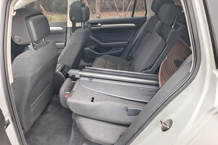 Used Volkswagen Variant 2017 280TSI Two-Wheel-Drive Comfort Edition Interior 5