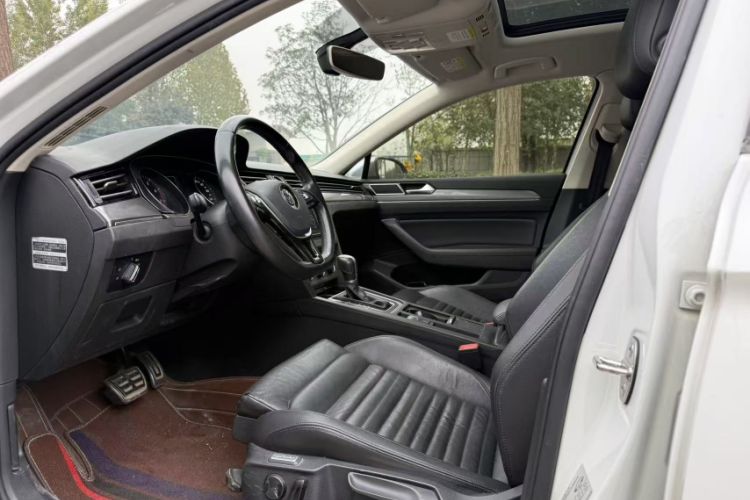 Used Volkswagen Variant 2017 380TSI Four-Wheel Drive Trail Edition Interior 7