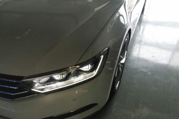 Used Volkswagen Variant 2017 380TSI Two-Wheel Drive Comfort Edition Left Front Headlight