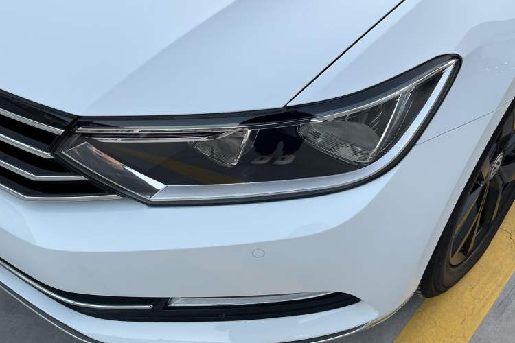 Used Volkswagen Variant 2017 380TSI Two-Wheel Drive Comfort Edition Left Front Headlight