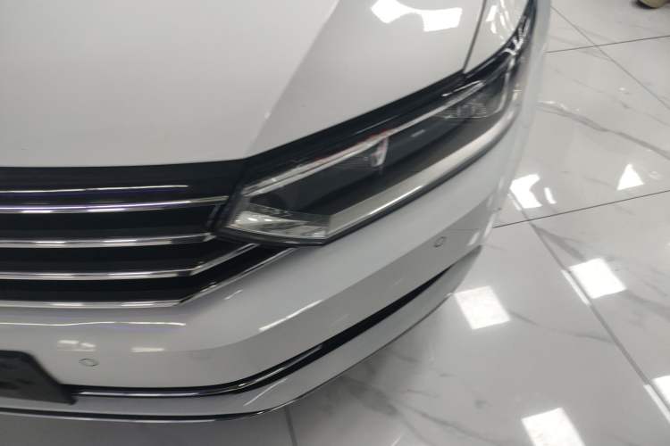 Used Volkswagen Variant 2017 380TSI Two-Wheel Drive Comfort Edition Left Front Headlight