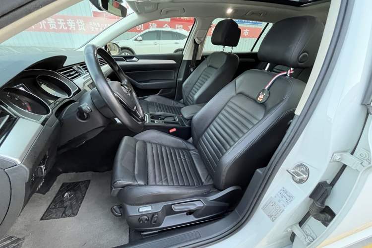 Used Volkswagen Variant 2017 380TSI Two-Wheel Drive Comfort Edition Left Front Seat