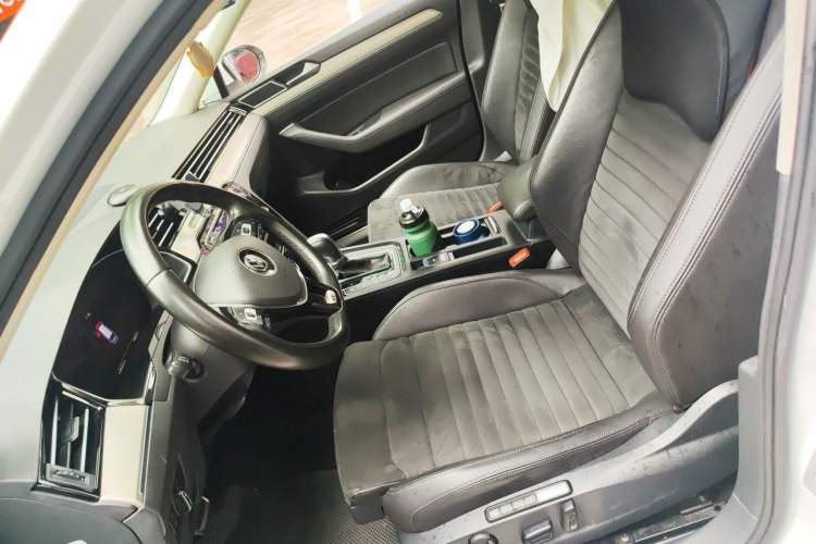 Used Volkswagen Variant 2017 380TSI Two-Wheel Drive Comfort Edition Left Front Seat