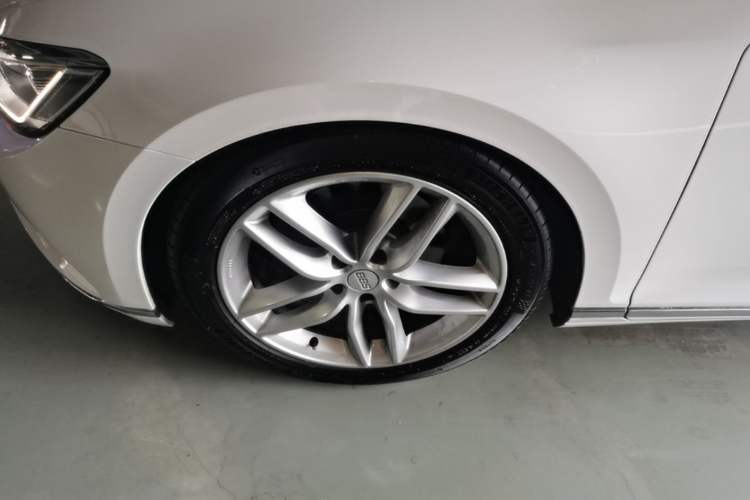 Used Volkswagen Variant 2017 380TSI Two-Wheel Drive Comfort Edition Left Front Wheel Hub
