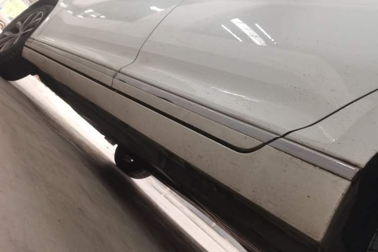 Used Volkswagen Variant 2017 380TSI Two-Wheel Drive Comfort Edition Left Side Sill