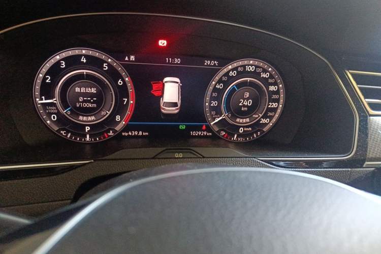 Used Volkswagen Variant 2017 380TSI Four-Wheel Drive Longitudinal Version Odometer Close Up