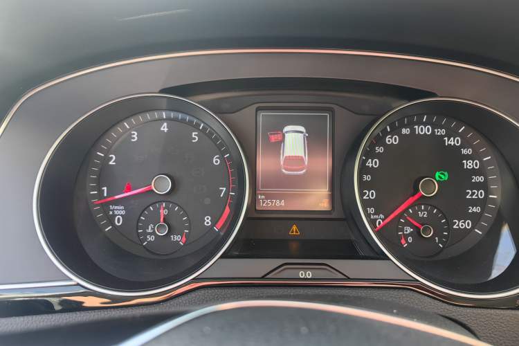 Used Volkswagen Variant 2017 380TSI Two-Wheel Drive Comfort Edition Odometer Close Up