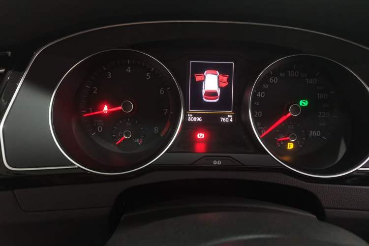 Used Volkswagen Variant 2017 380TSI Two-Wheel Drive Comfort Edition Odometer Close Up