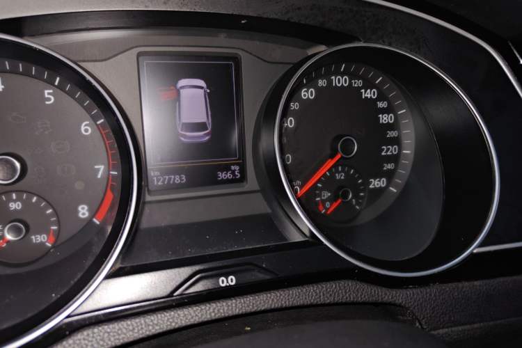 Used Volkswagen Variant 2017 380TSI Two-Wheel Drive Comfort Edition Odometer Close Up