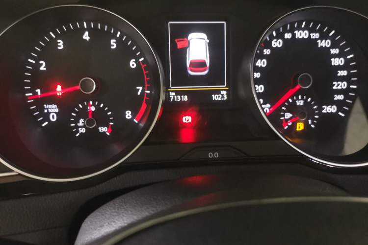 Used Volkswagen Variant 2017 380TSI Two-Wheel Drive Comfort Edition Odometer Close Up