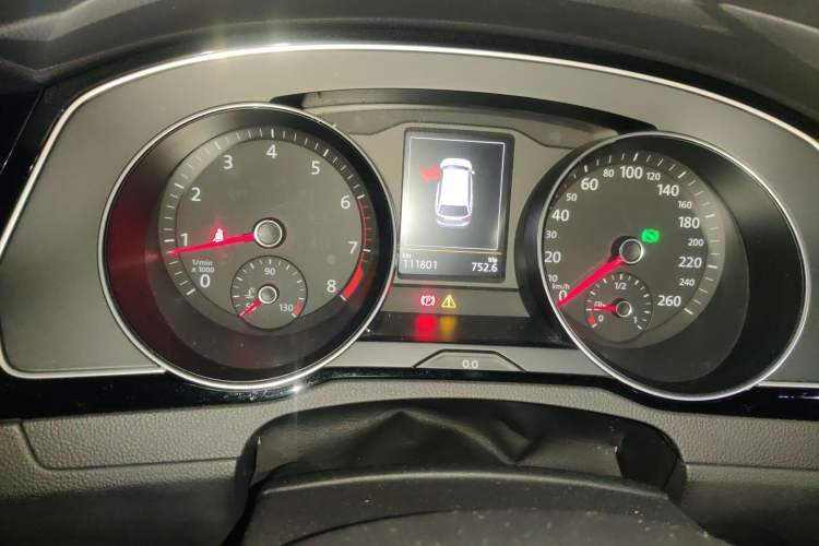 Used Volkswagen Variant 2017 280TSI Two-Wheel-Drive Comfort Edition Odometer Close Up