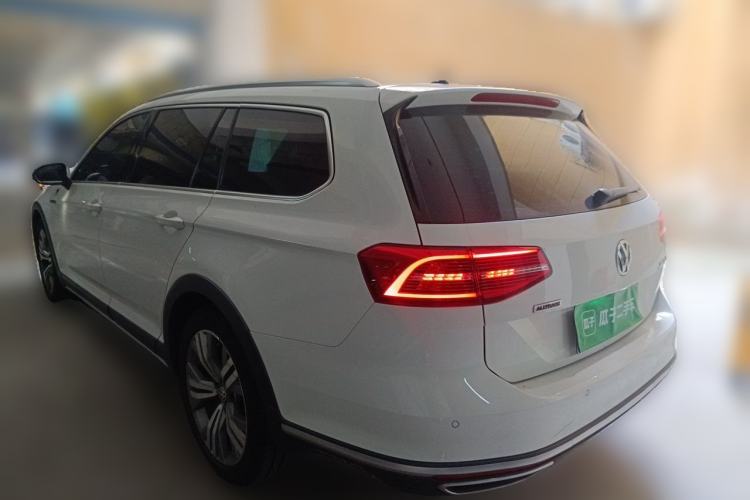 Used Volkswagen Variant 2017 380TSI Four-Wheel Drive Longitudinal Version Rear Left 45 Deg