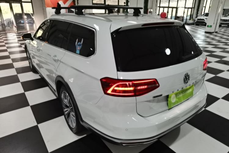 Used Volkswagen Variant 2017 380TSI Four-Wheel Drive Longitudinal Version Rear Left 45 Deg