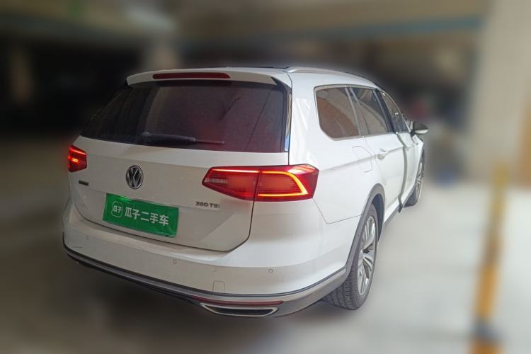 Used Volkswagen Variant 2017 380TSI Four-Wheel Drive Longitudinal Version Rear Right 45 Deg