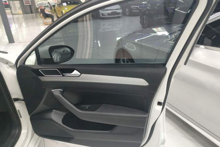 Used Volkswagen Variant 2017 380TSI Two-Wheel Drive Comfort Edition Right Front Door Interior