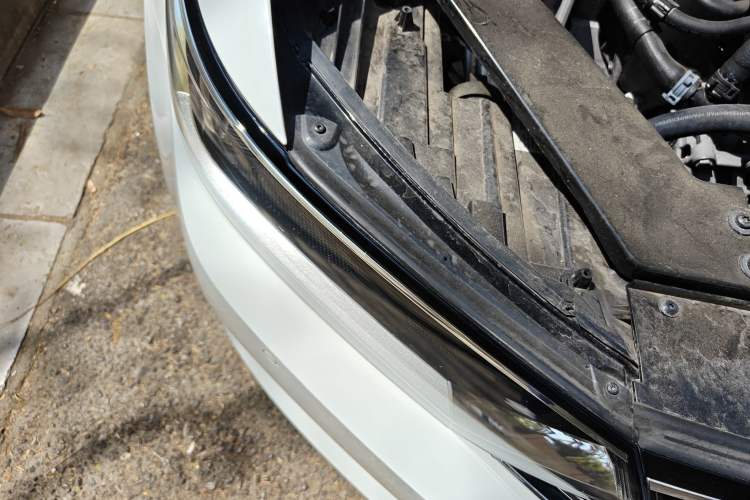 Used Volkswagen Variant 2017 380TSI Two-Wheel Drive Comfort Edition Right Front Headlight