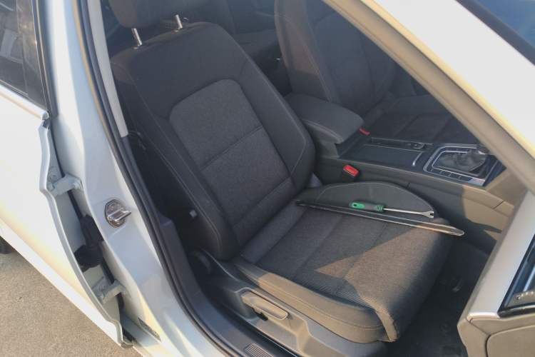 Used Volkswagen Variant 2017 280TSI Two-Wheel-Drive Comfort Edition Right Front Seat
