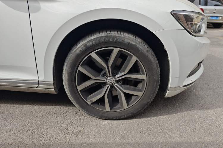 Used Volkswagen Variant 2017 380TSI Two-Wheel Drive Comfort Edition Right Front Wheel Hub