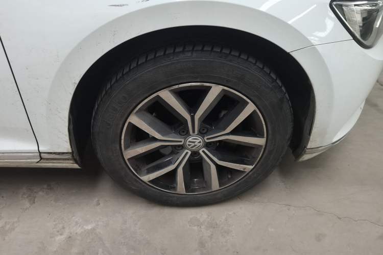 Used Volkswagen Variant 2017 380TSI Two-Wheel Drive Comfort Edition Right Front Wheel Hub