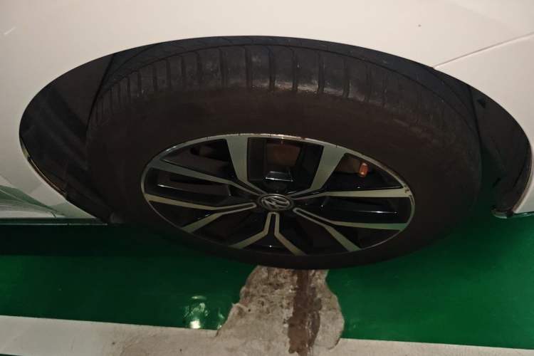 Used Volkswagen Variant 2017 380TSI Two-Wheel Drive Comfort Edition Right Front Wheel Hub