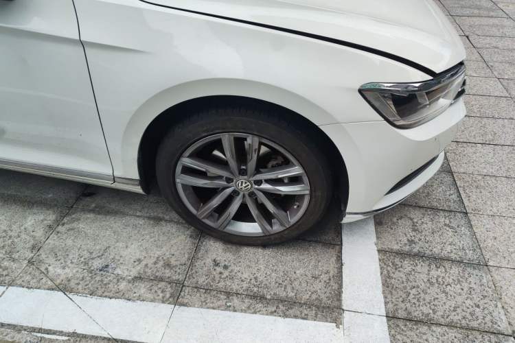 Used Volkswagen Variant 2017 380TSI Two-Wheel Drive Comfort Edition Right Front Wheel Hub