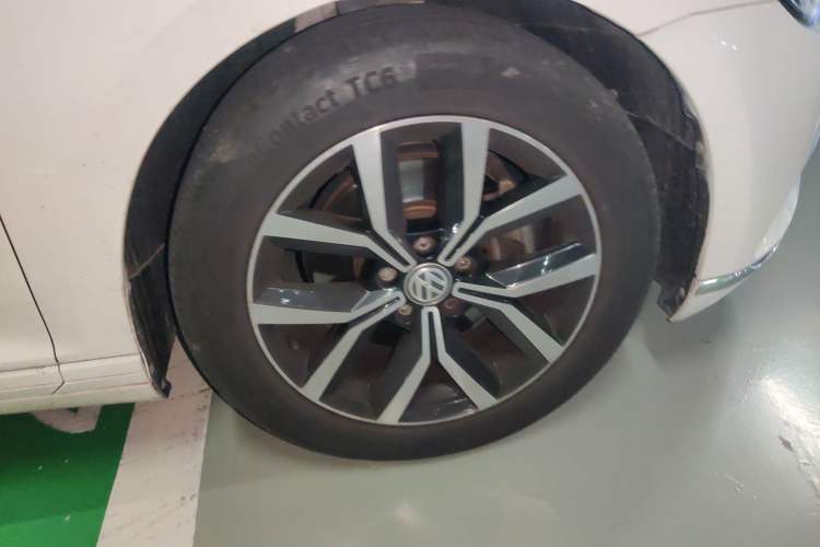 Used Volkswagen Variant 2017 280TSI Two-Wheel-Drive Comfort Edition Right Front Wheel Hub
