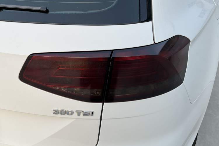 Used Volkswagen Variant 2017 380TSI Two-Wheel Drive Comfort Edition Right Rear Taillight