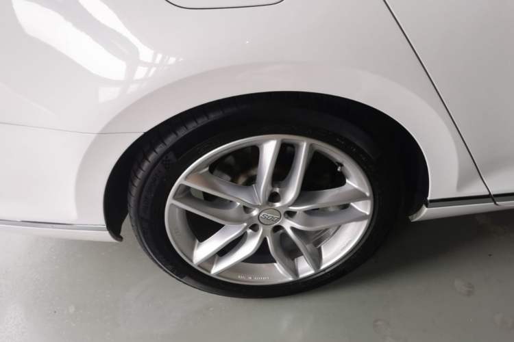 Used Volkswagen Variant 2017 380TSI Two-Wheel Drive Comfort Edition Right Rear Wheel Hub