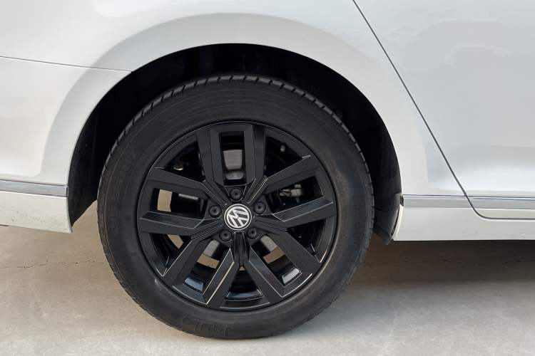 Used Volkswagen Variant 2017 380TSI Two-Wheel Drive Comfort Edition Right Rear Wheel Hub