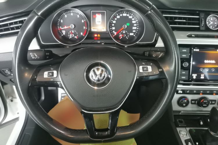 Used Volkswagen Variant 2017 380TSI Two-Wheel Drive Comfort Edition Steering Wheel