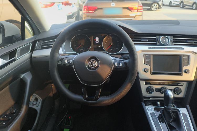 Used Volkswagen Variant 2017 280TSI Two-Wheel-Drive Comfort Edition Steering Wheel
